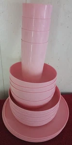 16 Stück Mainstays Kunststoff Speiseteller, Müslischalen & Becher Kariert Rosa - Bild 1 von 22