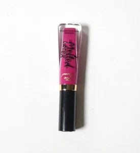 Rossetto Too Faced Melted Latex Liquified High Shine in Hot Mess 3 ml nuovo senza scatola - Foto 1 di 2