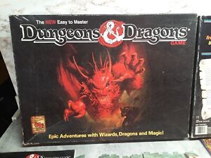 Vintage Dungeons & Dragons Board Game 1070 TSR w/ MAP.  No Dice
