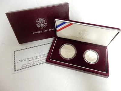 1998 ROBERT KENNEDY SILVER DOLLAR & JFK SILVER HALF DOLLAR COMMEMORATIVE  - Image 1 of 4