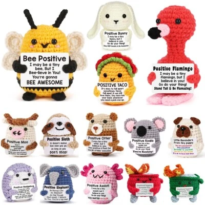 Tarjeta Positiva Divertida Positiva Animales Linda Hecha a Mano Lana Crochet Tejido Abrazo Muñeca Foto 1 de 4