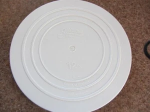 Wilton 12" Decorator Circle of Strength Plate - Picture 1 of 4