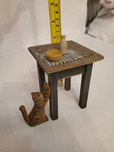 Vintage Puppenhaus Holz Bauernhof Tisch und Katze - Bild 1 von 6