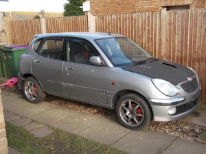 Daihatsu Sirion 1.3 03 fitted 1.3 YRV turbo, unfinshed project spares non runner - Picture 1 of 7