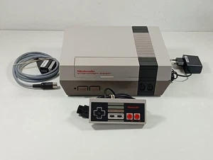 CONSOLE NINTENDO NES USA MODIFIEE RGB (SANS BOITE/NOTICE - WITHOUT BOX/MANUAL) - Picture 1 of 11
