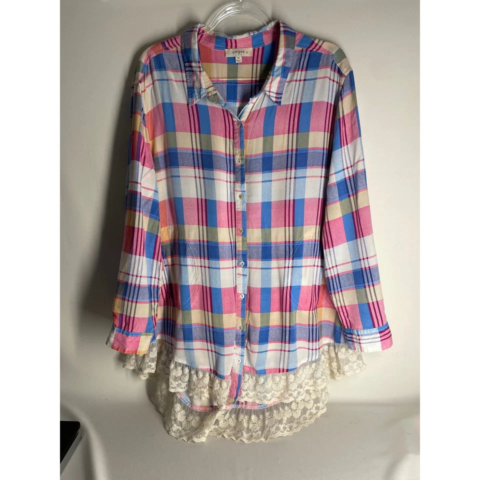 Blusa túnica Umgee clara colorida a cuadros con adornos de encaje con botones con bolsillos talla 1X Foto 1 de 4