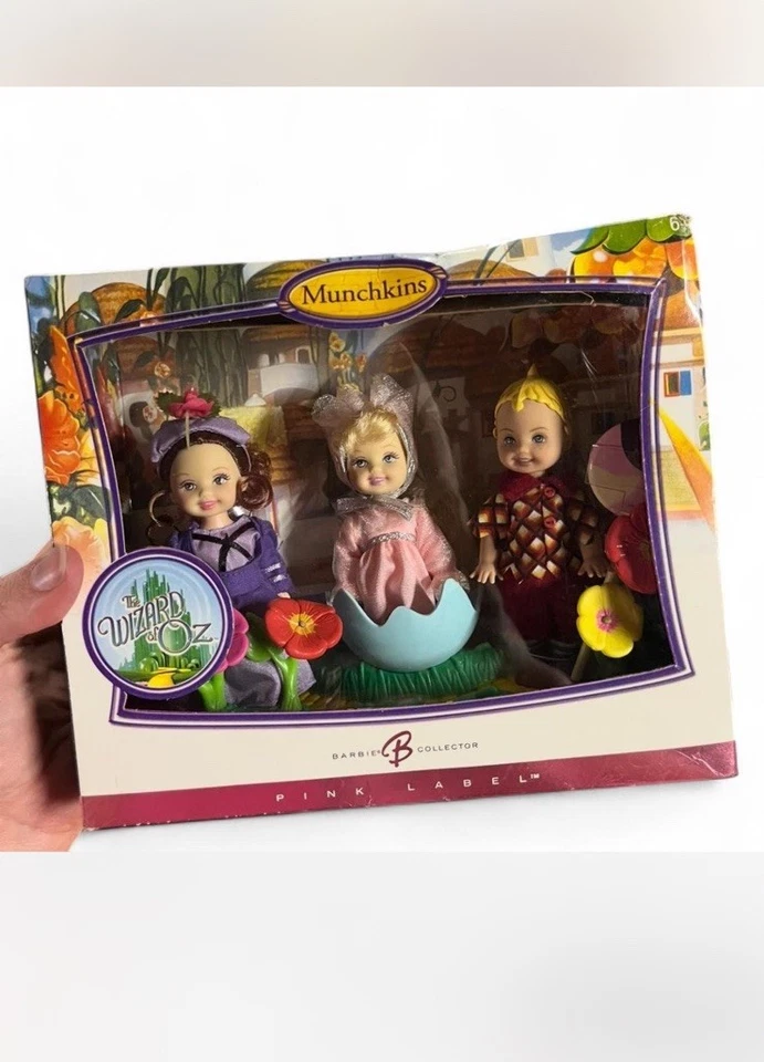 JUEGO MUÑECA BARBIE MAGO DE OZ MUNCHKINS KELLY TOMMY ETIQUETA ROSA MATTEL K9413 SIN USAR, EN CAJA ORIGINAL  Foto 1 de 1