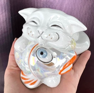 Statua vintage sovietica Ucraina gattino sumy porcellana con pesce bella 14,5 cm - Foto 1 di 8