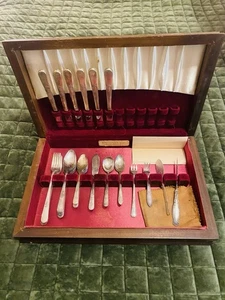 Holmes & Edwards IS Inlaid Silverplate Flatware Silverware Set - Picture 1 of 22