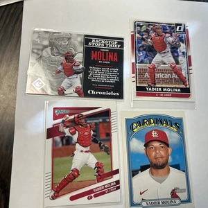 Yadier Molina (4) Card Lot 2017 & 2021 Donruss + 2017 Chronicles + 2021 Heritage - Picture 1 of 2