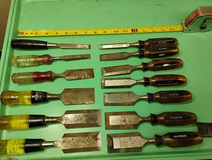 Lote de 13 cinceles de carpintería vintage Buck Bros, Klein, Alltrade borde biselado - Imagen 1 de 13
