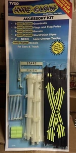 HTF - TYCO Night Glow 9” Criss-Cross Track w/ Glow In The Dark Accessories - NOS - Picture 1 of 2