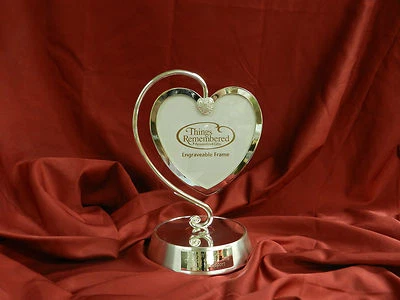 Marco de fotos en forma de corazón Things Remembered con cristal de Swarovski ~ Eng para mamá ~ ¡Papá! Foto 1 de 4