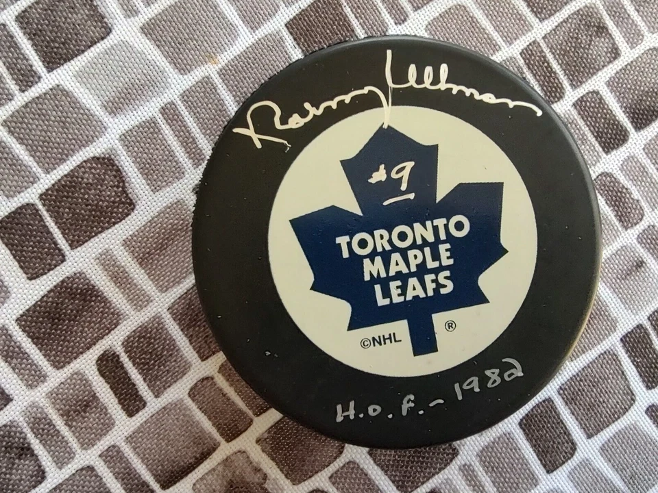 Disco de hojas de arce Toronto firmado por Norm Ullman Foto 1 de 1