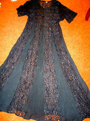 Traumhaft schönes Spitzenkleid - verführerisch in Schwarz - TOP Design Größe 176 - Bild 1 von 4