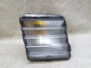 Passenger Right Park Light Turn Signal Fits 91-94 CHEVROLET LUMINA CAR v31199859 - Picture 1 of 4