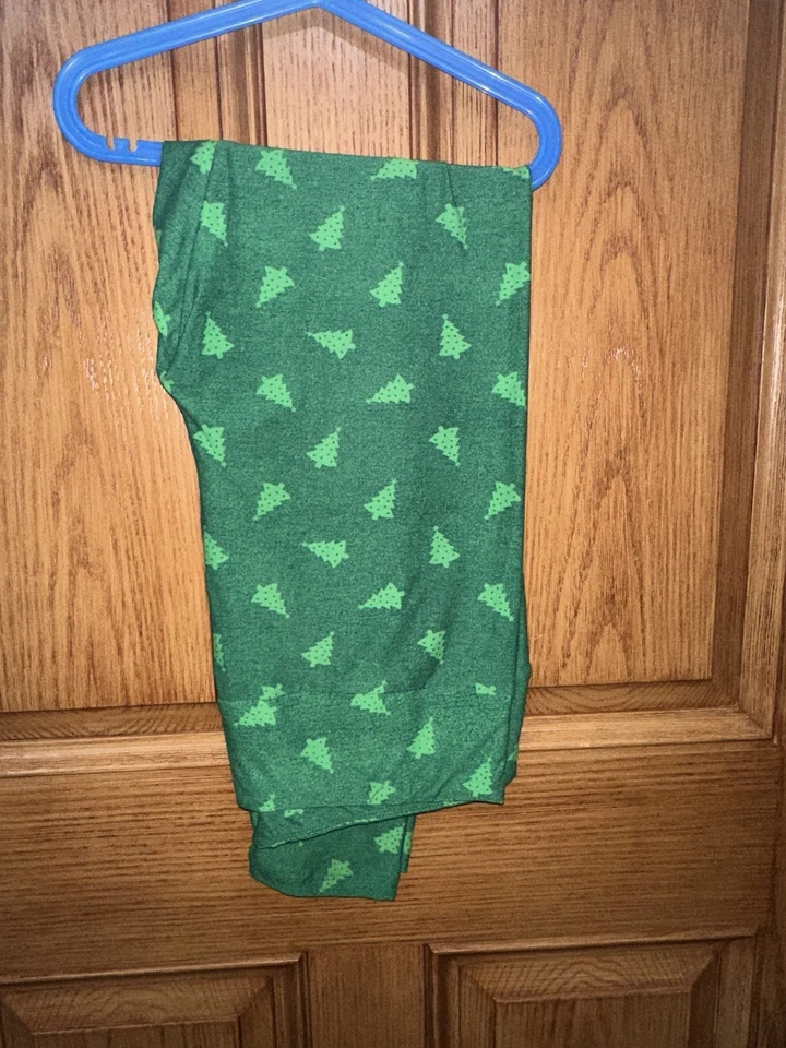 LuLaRoe NUEVO Leggings Árboles de Navidad de Vacaciones TC2 Alto y Curvilíneo 2 Suave Mantecoso Foto 1 de 1