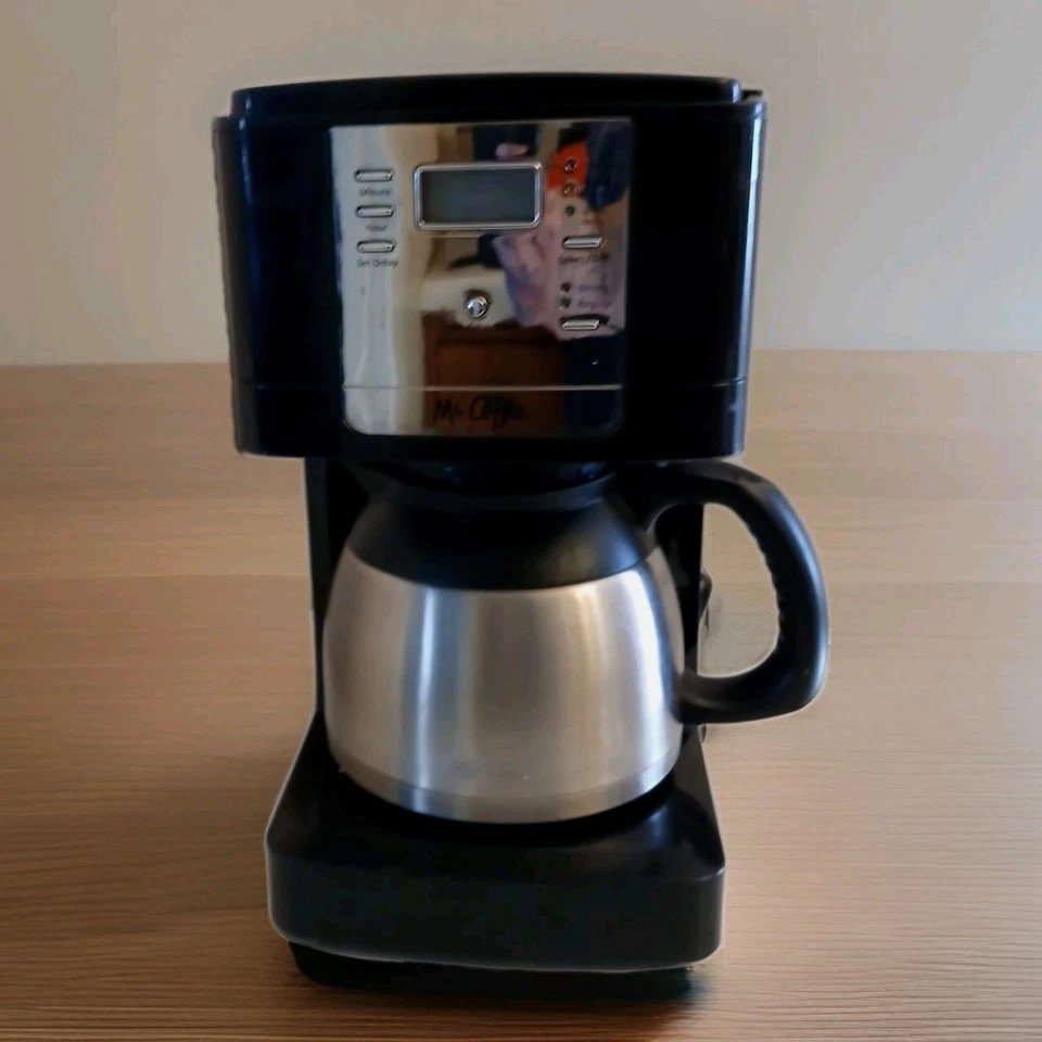 Cafetera programable Mr Coffee de 8 tazas  Foto 1 de 4