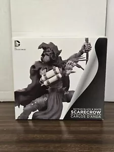 DC Collectibles - Spaventapasseri Batman Bianco e Nero (Statua Carlos D'anda) 2015 - Foto 1 di 12