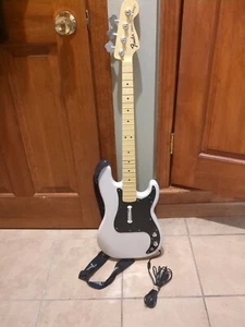 Rock Band Fender Precision Bass Wired Guitar 9806 Xbox 360 Untested. - Picture 1 of 8