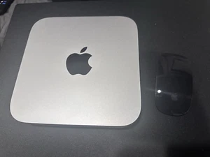 Apple Mac mini (256GB SSD, M2, 8GB, Gigabit Ethernet) Silber - mit Magic Mouse - Bild 1 von 6