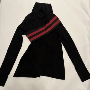 Tory Burch Rollkragenpullover mit gestreifter Schärpe schwarz langarm tailliert - Bild 1 von 15
