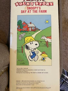 Peanuts Sound Story (solo libro) Il giorno di Snoopy alla fattoria1989 - Foto 1 di 2