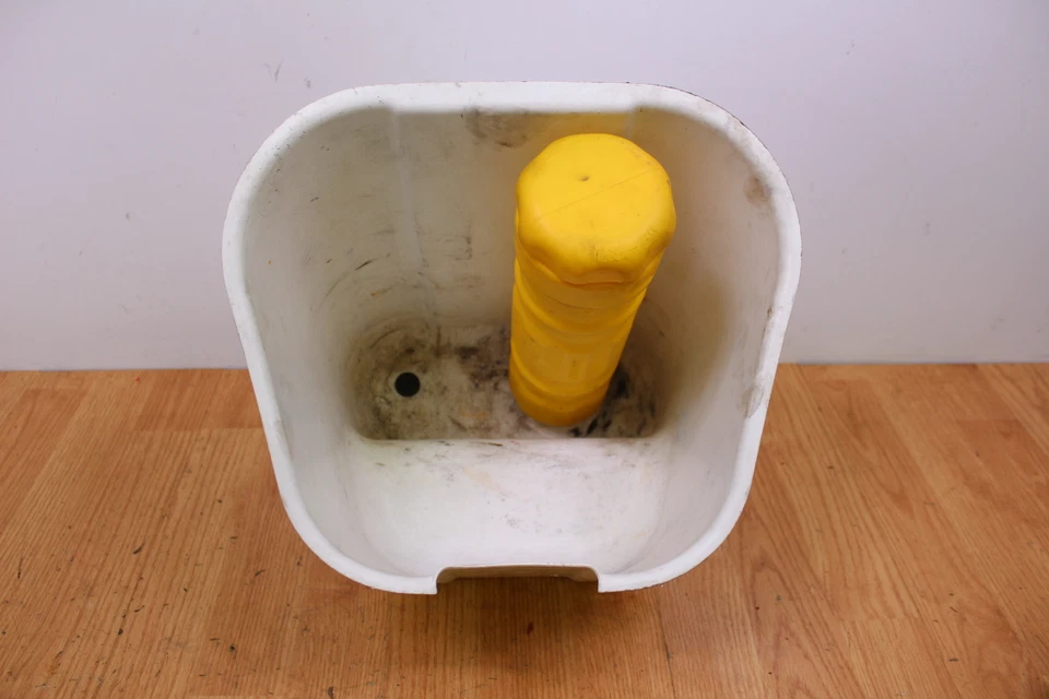 Kawasaki Jet Ski 750 ZXI JH750 1995 cubo de almacenamiento frontal bandeja extraíble Foto 1 de 4