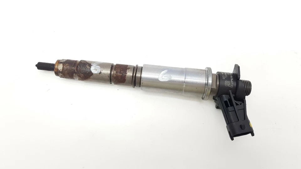 INYECTOR DE COMBUSTIBLE INFINITI M M30D 2012 3.0 DIÉSEL 175KW 889945H82868770 BOSCH Foto 1 de 4