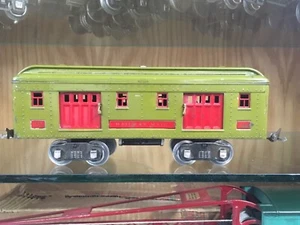 Lionel Standard Gauge 332 Baggage Car - Olive and Red EX- - Picture 1 of 6