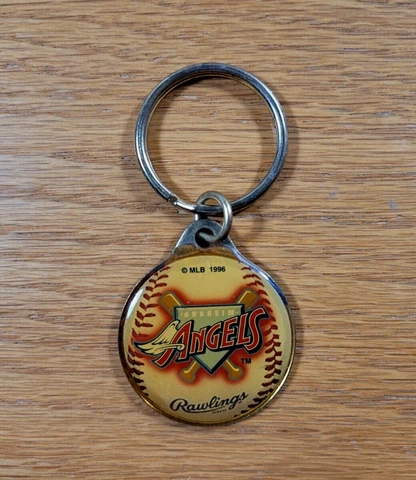 ANAHEIM ANGELS Vintage 1996 Team Logo MLB Baseball Metal Key Ring Key Chain Cover
