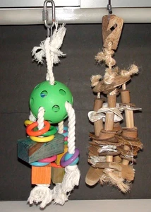 2 Papageienspielzeug Ballzieher und Holzzerkleinerer für kleine bis mittlere Vögel - Bild 1 von 3