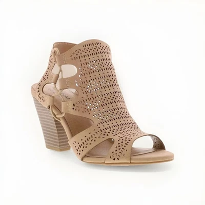 Coconuts Manhattan Collection ZUKA HEEL Sandals Beige Size 8M Strappy Die Cut - Image 1 of 4