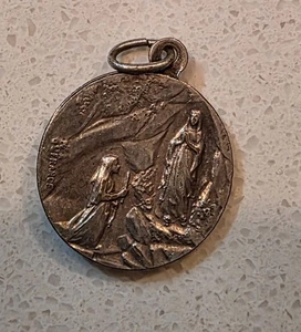 De Colección Medalla María Religiosa Santa Católica Lourdes Medalla/Dije/Colgante 0.75 pulgadas - Imagen 1 de 4
