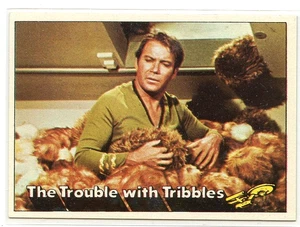 1976 Topps Star Trek #85 The Trouble With Tribbles Captain Kirk embolsado - Imagen 1 de 2