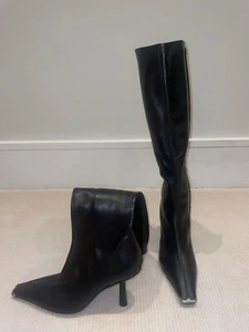 Burberry Boots - Picture 1 of 8