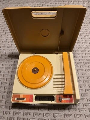 Vintage 1978 Fisher Price 825 Record Player Phonograph 33 45's Tested FREE SHIP - Image 1 of 4