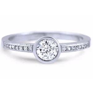 Juego de bisel de anillo de plata 925 de corte redondo de corte redondo de 1 quilate esmaltado CZ con acentos precioso - Imagen 1 de 3