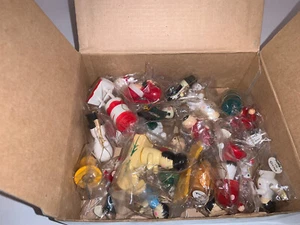Juego de 24 adornos de madera vintage NOS en caja original - Imagen 1 de 8