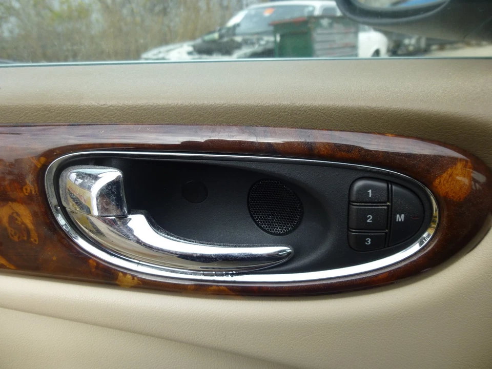 JAGUAR XJ8 VANDEN PLAS 2004-2005-06-2007-08-2009 LEFT FRONT INTERIOR DOOR HANDLE - Image 1 of 1