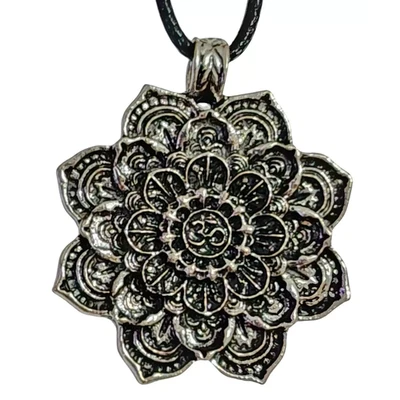 Collar Mandala Colgante Flor Loto Om Mantra Espiritual Joyería Budista Foto 1 de 4