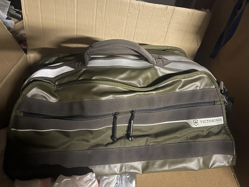 VICTORINOX SPORT GYM BAG DUFFLE TRAVEL - Image 1 of 4