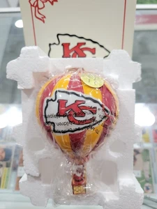 Kansas City Chiefs Danbury Como Nuevo 2003 Santa Globo de Aire Caliente Adorno de Navidad KC - Imagen 1 de 3