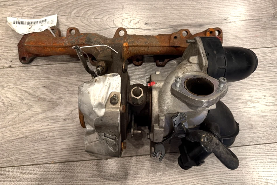 Volkswagen Passat 2015 2016 2017 turbocompresor 1,8 L 04L253019P, original OEM Foto 1 de 4