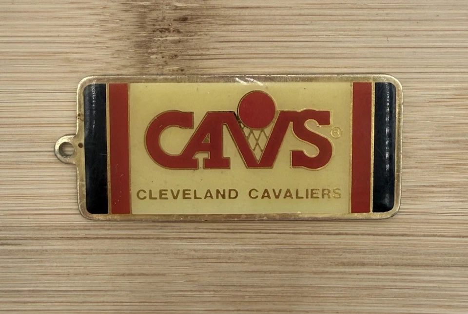 Vintage 1989 NBA Cleveland Cavaliers Cavs Logo Souvenir Collectors Keychain - Image 1 of 4