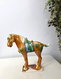 Figura de caballo de guerra de la dinastía Tang asiática de cerámica de colección numerada y estampada - Imagen 1 de 13