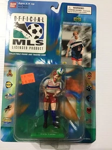 1996 Bandai Alexi Lalas Actionfigur, 4" groß neu in Verpackung, NE Revolution - Bild 1 von 7