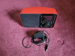 Logitech Squeezebox Internet-Radio / WLAN-Musik-Player mit Netzteil in Rot - Bild 1 von 2