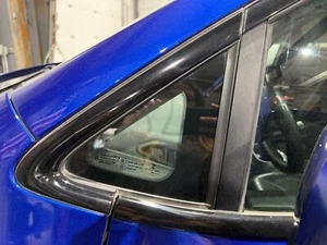 2020 Chrysler Pacifica Driver LH Left Front Vent Window Glass (Glass Only) - Picture 1 of 1
