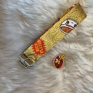 Send NOODS Pin And Ramen Keychain Wristlet Set - Picture 1 of 3